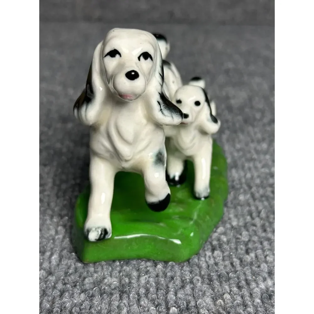 Vintage running Springer Spaniel figurine Japan 3.5x4.5 mom baby ceramic